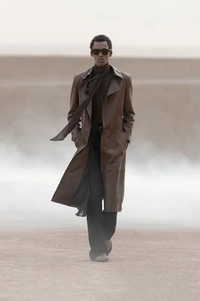 Look 18